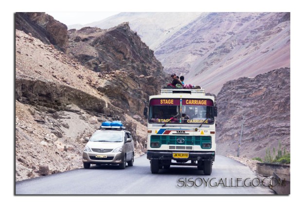 Disfrutando de las vistas desde el techo del autobús