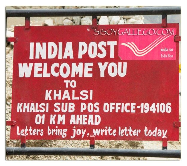 Las cartas traen alegría, escribe una carta hoy, reza el cartel 