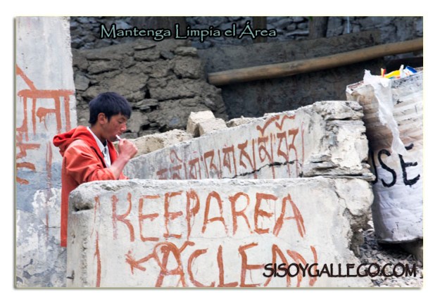 Lavando los dientes por la mañana