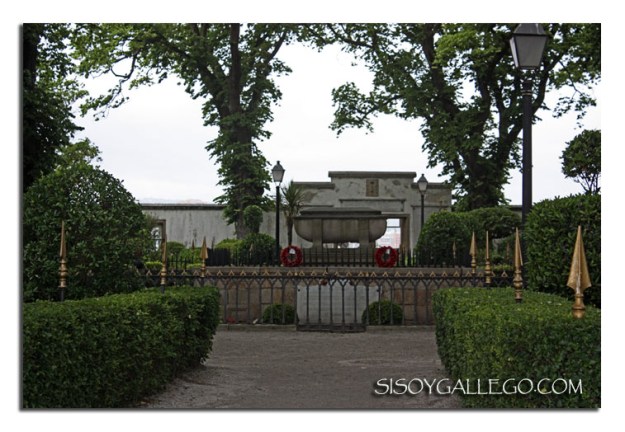 IMG_01.Tumba.Sir.John.Moore.