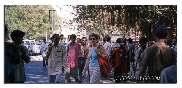 2000-colaba-paseando