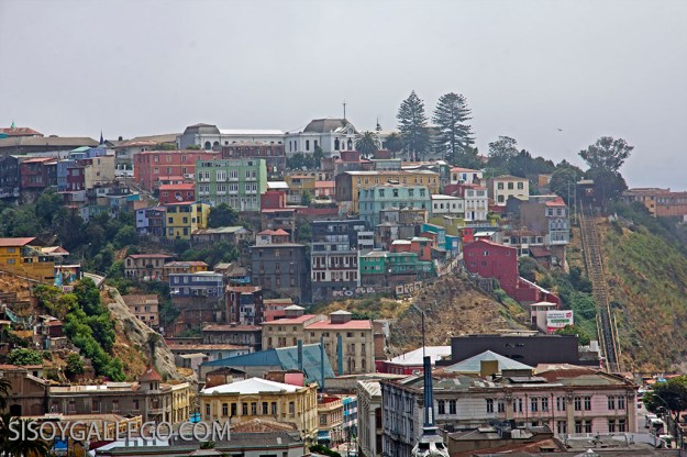 10.Ascensores para subir el primer tramo del cerro.