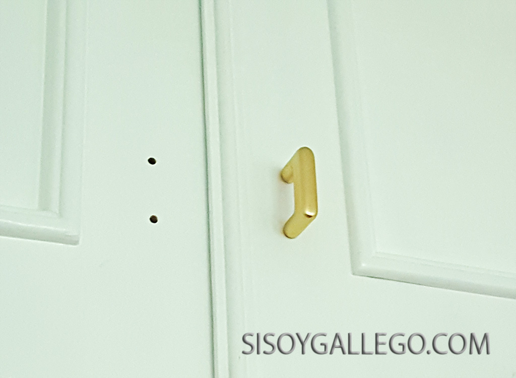 12.Tirador en puerta.